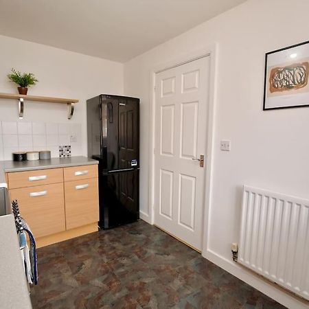 Villa Highley'S Nest - Fully Furnished Gem, Free Private Parking, Sky Tv & Netflix à Coventry Extérieur photo
