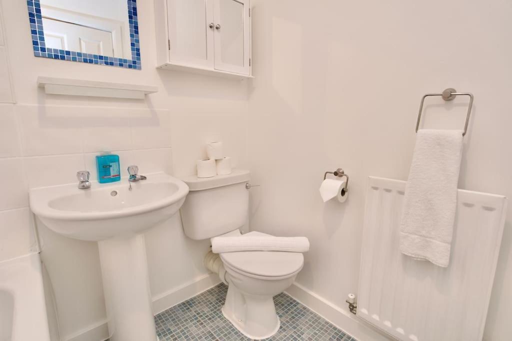 Villa Highley'S Nest - Fully Furnished Gem, Free Private Parking, Sky Tv & Netflix à Coventry Extérieur photo