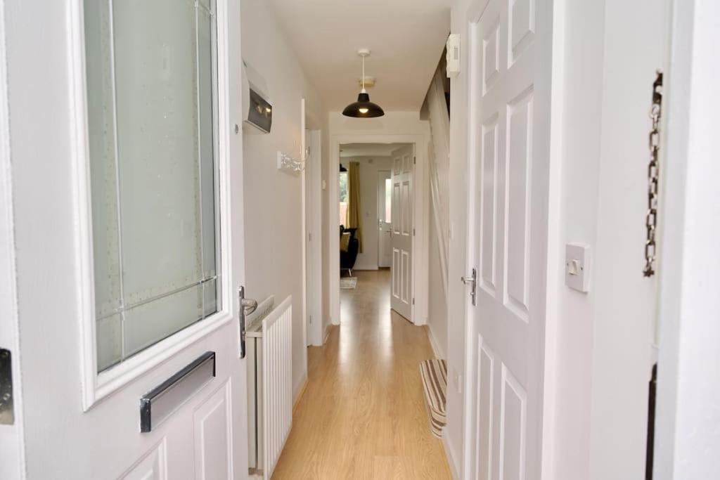 Villa Highley'S Nest - Fully Furnished Gem, Free Private Parking, Sky Tv & Netflix à Coventry Extérieur photo