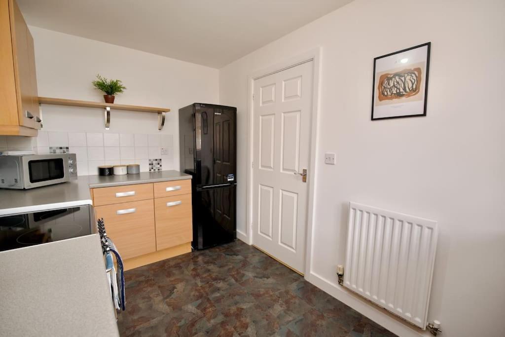 Villa Highley'S Nest - Fully Furnished Gem, Free Private Parking, Sky Tv & Netflix à Coventry Extérieur photo