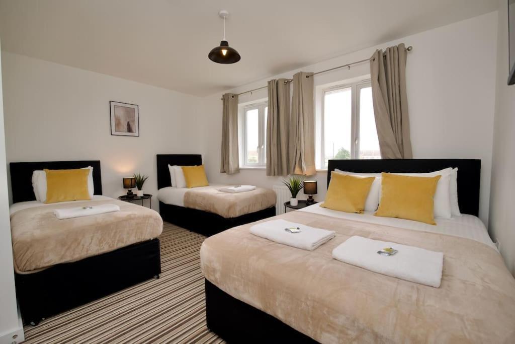 Villa Highley'S Nest - Fully Furnished Gem, Free Private Parking, Sky Tv & Netflix à Coventry Extérieur photo