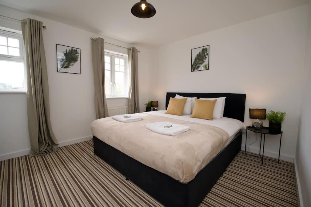 Villa Highley'S Nest - Fully Furnished Gem, Free Private Parking, Sky Tv & Netflix à Coventry Extérieur photo
