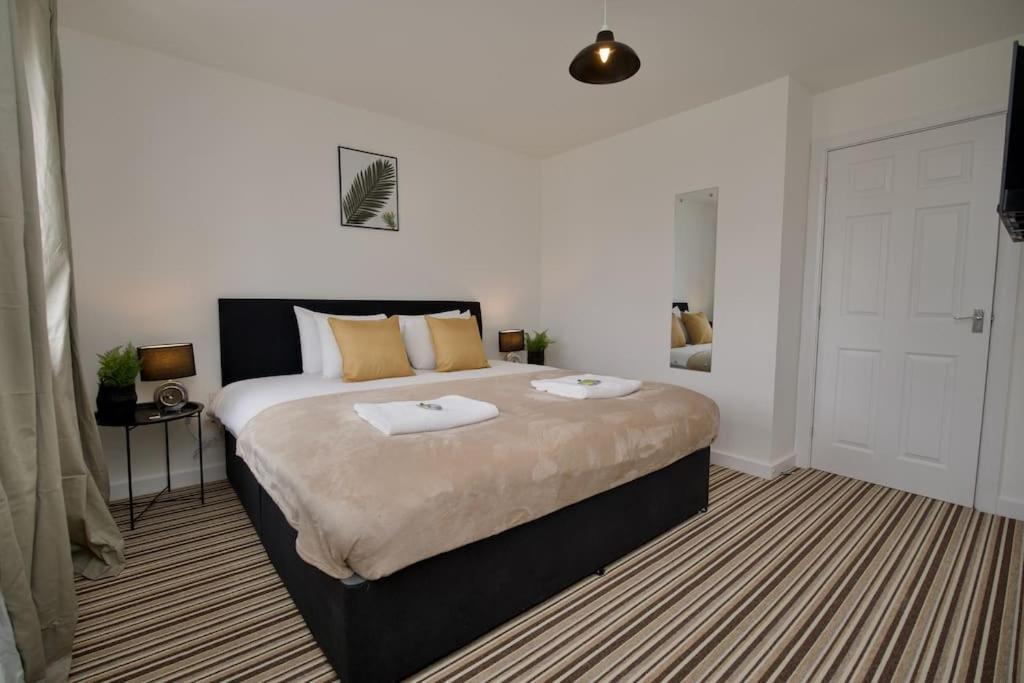 Villa Highley'S Nest - Fully Furnished Gem, Free Private Parking, Sky Tv & Netflix à Coventry Extérieur photo